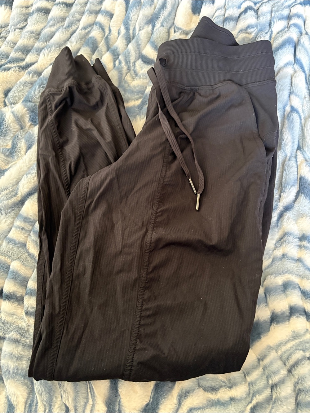 Lululemon Dance studio mid rise joggers, black size 4 - Picture 4 of 4